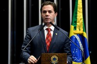 Veneziano responsabiliza agentes fiscalizadores por queda de avião de Gabriel Diniz