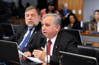 Comissão aprova incentivo para doações a pesquisa científica e tecnológica