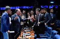 Senadores tentam impedir votação de MPs sem debate