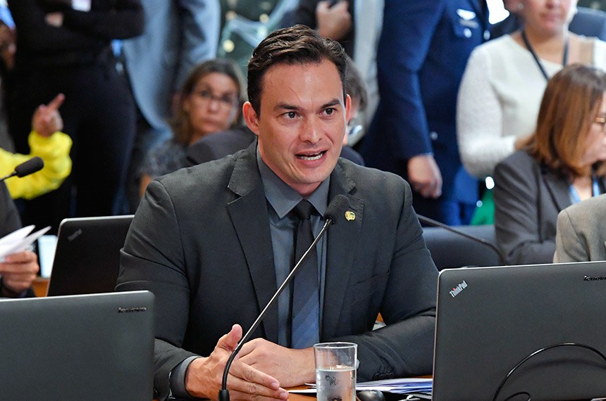 Para o autor, senador Styvenson Valetim, não se pode permitir que um policial exerça suas funções sob efeitos de substâncias entorpecentes ou psicotrópicas