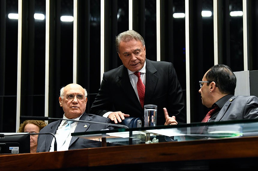 Plenário do Senado Federal durante sessão deliberativa ordinária. Mesa: senador Lasier Martins (Podemos-RS); senador Alvaro Dias (Podemos-PR); senador Jorge Kajuru (PSB-GO). Foto: Jefferson Rudy/Agência Senado