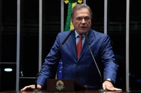 Sergio Moro tem aprovação da sociedade, diz Alvaro Dias