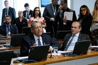 Projeto que reajusta aposentadorias divide opiniões de senadores