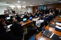 CAE debate normas de redução tributária para bens de capital e informática