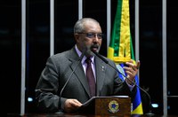 Paim critica propostas de redução do orçamento do Sistema S