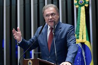 Para Alvaro Dias, além de corrupto, governo do PT foi incompetente