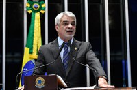 PT é contra a reforma da Previdência, diz Humberto Costa