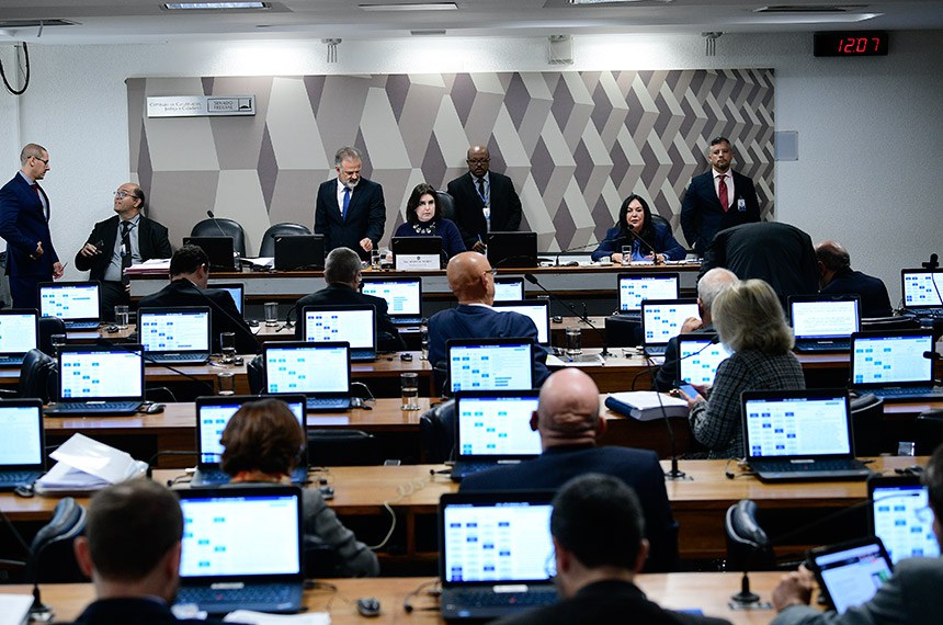 Comiss&atilde;o decidiu aprovar projeto, mesmo que medida j&aacute; esteja prevista em pacote de medidas anticorrup&ccedil;&atilde;o aprovado pelo Senado no m&ecirc;s passado e que retornou &agrave; C&acirc;mara