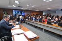 Participação de conselho em avaliação de Medicina terá nova votação na CAS