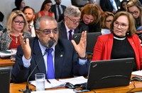 Projeto que extingue débitos tributários de empresas segue para Plenário