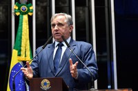 Izalci comemora efeitos da lei de regularização fundiária, que completa dois anos