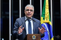 Girão comemora aprovação na CCJ de voto aberto na eleição das mesas do Congresso