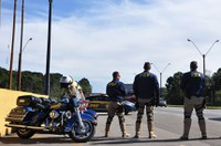 Bolsonaro libera R$ 36 milhões para policial rodoviário trabalhar na folga