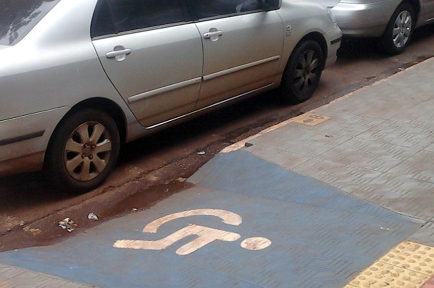 estacionar em guia rebaixada