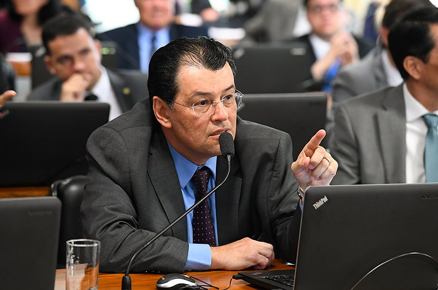 O relator, senador Eduardo Braga, deverá apresentar seu parecer na terça-feira (6)