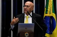 Confúcio Moura sugere prêmio de R$ 1 milhão para o melhor professor do país