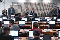 CCJ aprova projeto que relaciona remuneração de servidor a resultado fiscal