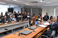 Proposta que prioriza atendimento a idosos com mais de 80 anos vai à Câmara