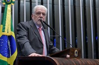 Wagner destaca apoio de parlamentares em reação a transferência de Lula