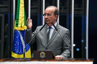 Jorginho comemora aprovação de projeto que fortalece universidades comunitárias