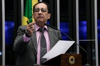 População mais carente vai ser sacrificada com reforma da Previdência, diz Kajuru