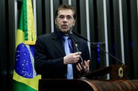 Plínio Valério diz ser contra indicação de Eduardo Bolsonaro a embaixada nos EUA