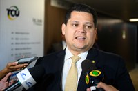 Presidente do Senado volta a defender proposta única para reforma tributária 