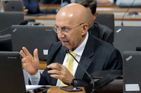 Projeto que derruba taxas de pedágio e embarque para idosos carentes segue para a CAE