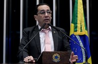 É preciso aumentar a participação dos jovens na política, diz Kajuru