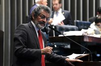 A luta dos movimentos sociais garante direitos, diz Paulo Rocha