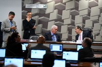 Para votar Previdência, grupo de senadores quer prioridade a estados e municípios