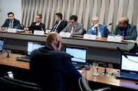 Debatedores defendem abertura controlada do mercado de energia elétrica