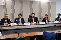 Índice de reajuste dos planos de saúde é debatido em comissão