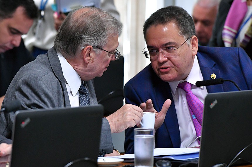 Relator Roberto Rocha propõe discussão paralela da reforma tributária com a da Previdência na CCJ