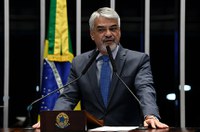 Humberto Costa defende liberdade do ex-presidente Lula, preso há 500 dias