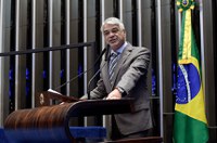 Reforma da Previdência prejudica os mais pobres, diz Humberto Costa