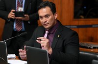 Setor público deve aprimorar uso de inteligência artificial, avaliam debatedores