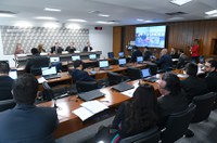 Comissão continua na terça debate sobre renovação do Fundeb