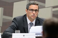 Presidente do Banco Central discute política monetária na terça-feira