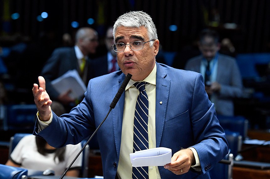 senador Eduardo Girão é autor do requerimento para realização da homenagem em Plenário