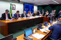 Comissão aprova proposta que remaneja R$ 3 bilhões do Orçamento