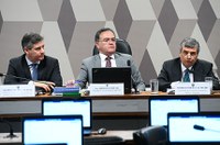 Debatedores elogiam iniciativa e sugerem ajustes na PEC da reforma tributária 