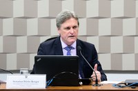 Senadores cobram do governo pagamento de bolsistas do CNPq