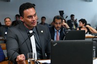 Comissão aprova projeto que estabelece limites de ruído para fogos de artifício