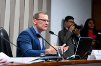 Contarato anuncia ação popular para obrigar aceite de recursos do G7