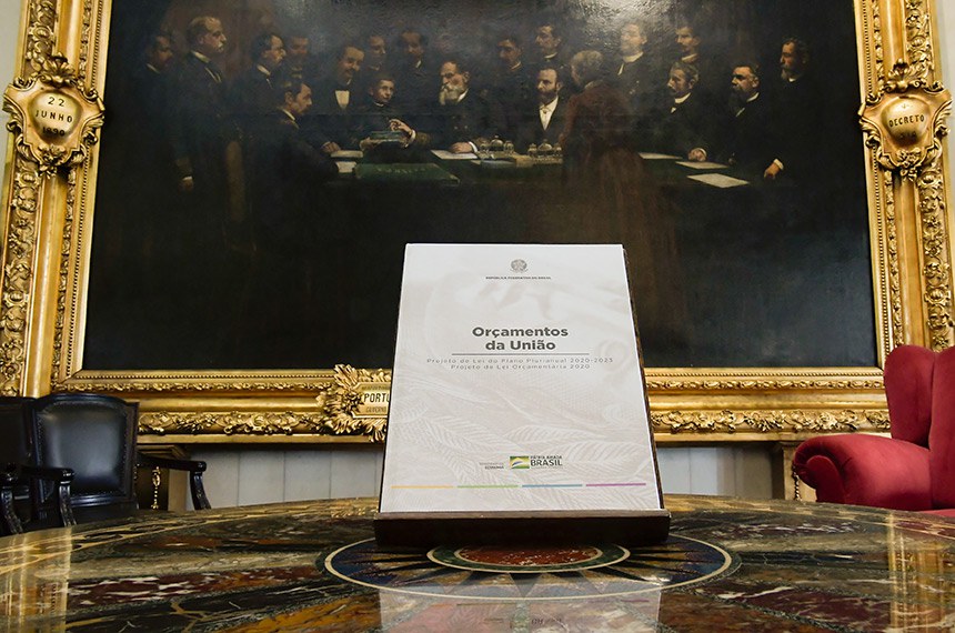 O governo encaminha ao Congresso Nacional o texto do Projeto de Lei OrÃ§amentÃ¡ria Anual (Ploa) de 2020 e o texto do projeto de lei que institui o Plano Plurianual da UniÃ£o para o perÃ­odo de 2020 a 2023.  Foto: Waldemir Barreto/AgÃªncia Senado