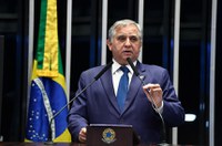 Izalci comemora produção de queijos artesanais e uva no DF