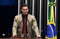 Styvenson reclama da morosidade do processo legislativo