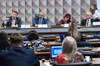 Mudança da aposentadoria especial para atividade insalubre é criticada em debate