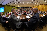 Previdência: senadores e debatedores pedem mobilização para alterar proposta 